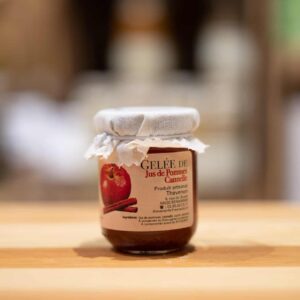 Gelée de jus de pommes et cannelle