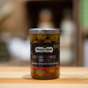 Olives vertes farcies espelettes