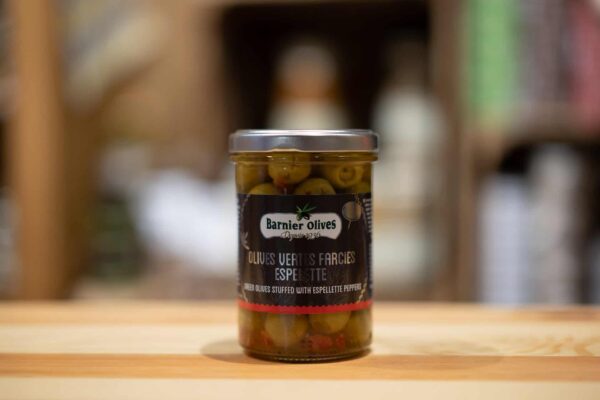 Olives vertes farcies espelettes